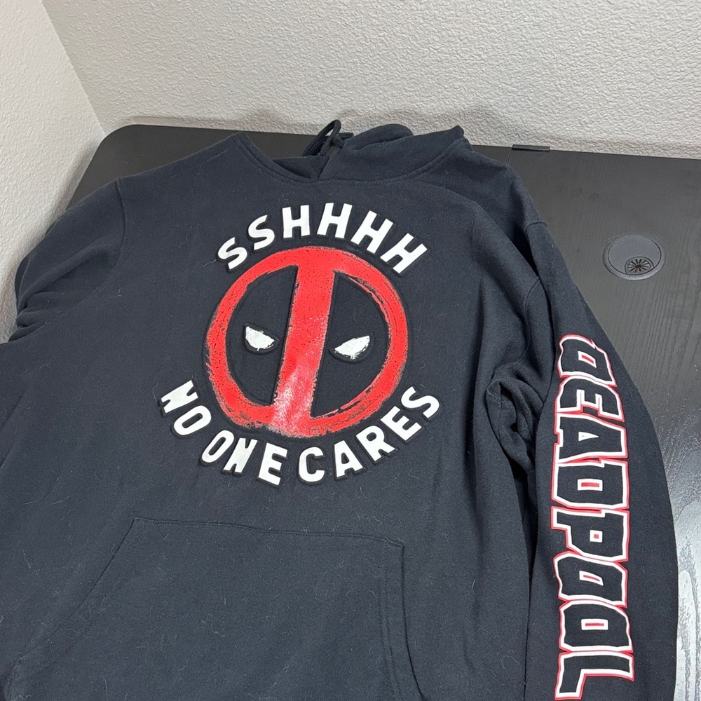 Marvel Deadpool Black and Red Jacket‎
